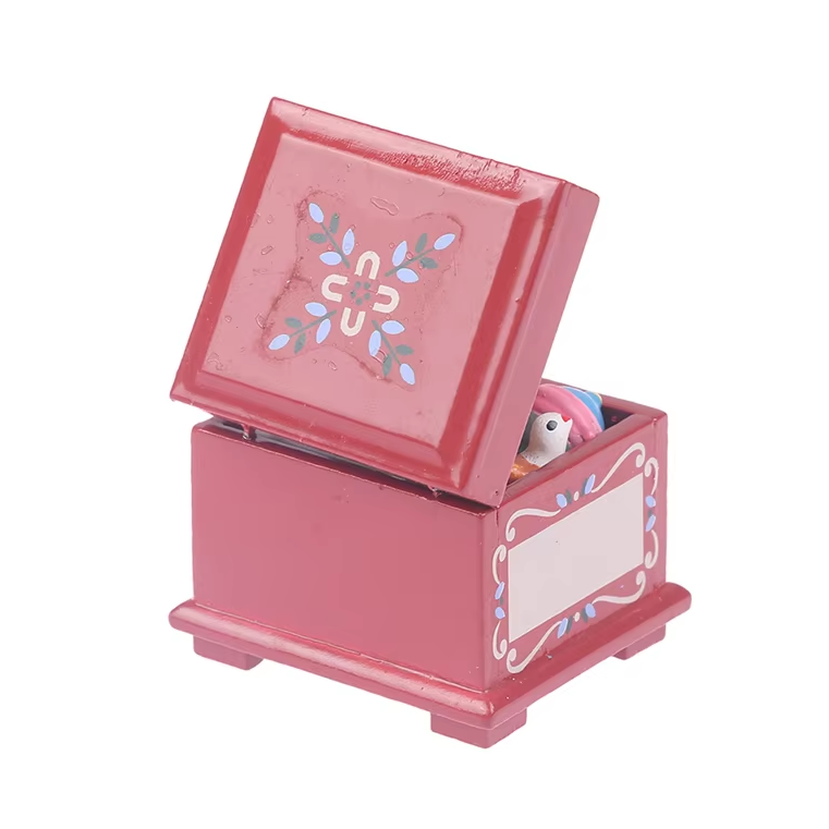 Miniatur Spielzeugtruhe